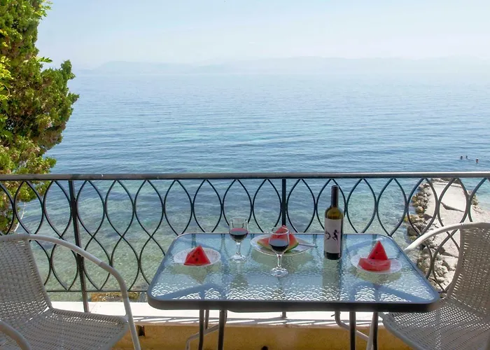 T8 On The * Benitses (Corfu)